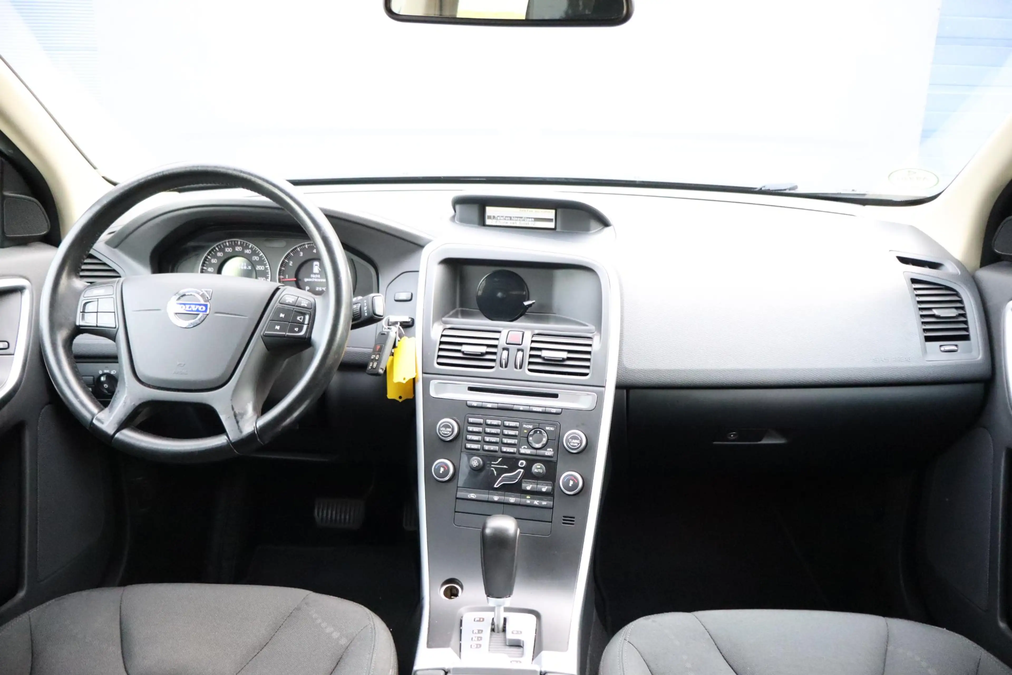 Volvo XC60 2.0T Kinetic | Automaat | Bluetooth | Cruise contr — photo 3