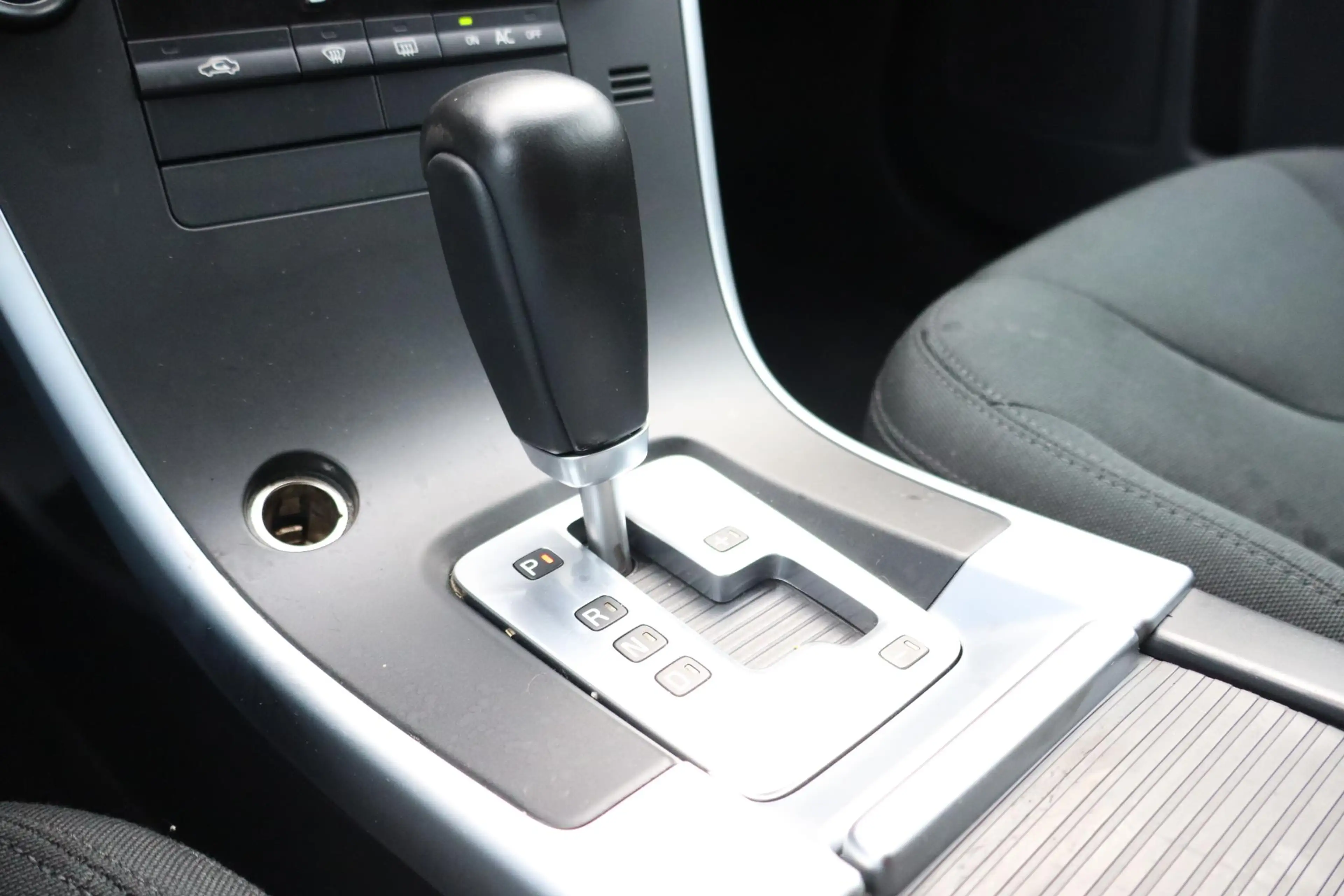 Volvo XC60 2.0T Kinetic | Automaat | Bluetooth | Cruise contr — photo 7