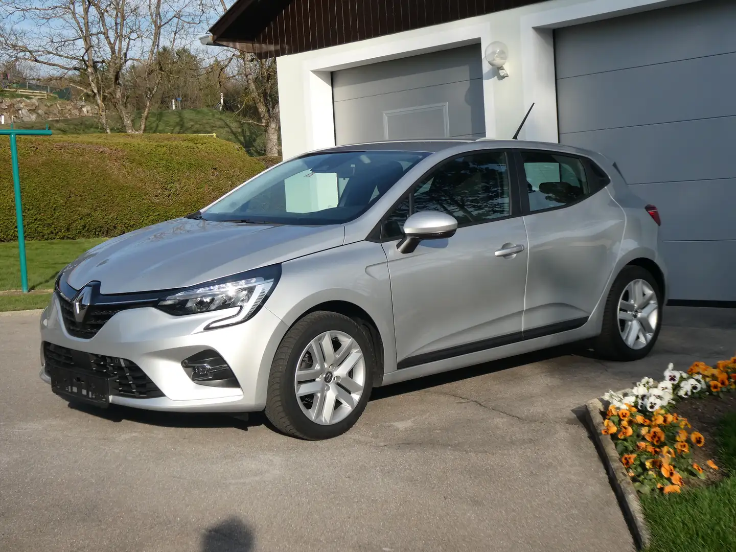 Renault Clio im 1A Zustand Grau - 1
