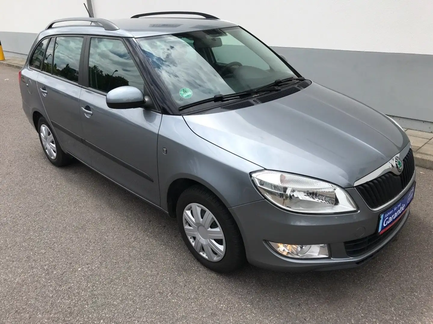 Skoda Fabia STYLE *INSPEKTION+TÜV NEU *GARANTIE *FINANZ. Grau - 2