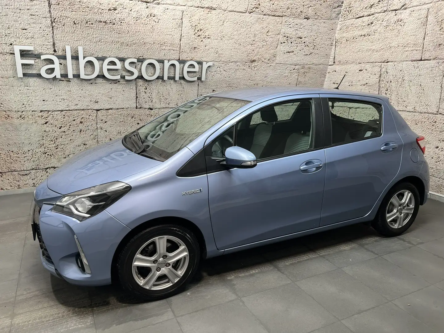 Toyota Yaris 1,5 VVT-i Hybrid Active Blau - 2