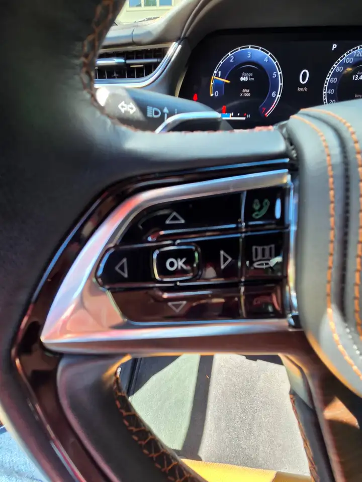 Jeep Grand Cherokee снимка Jeep Grand Cherokee