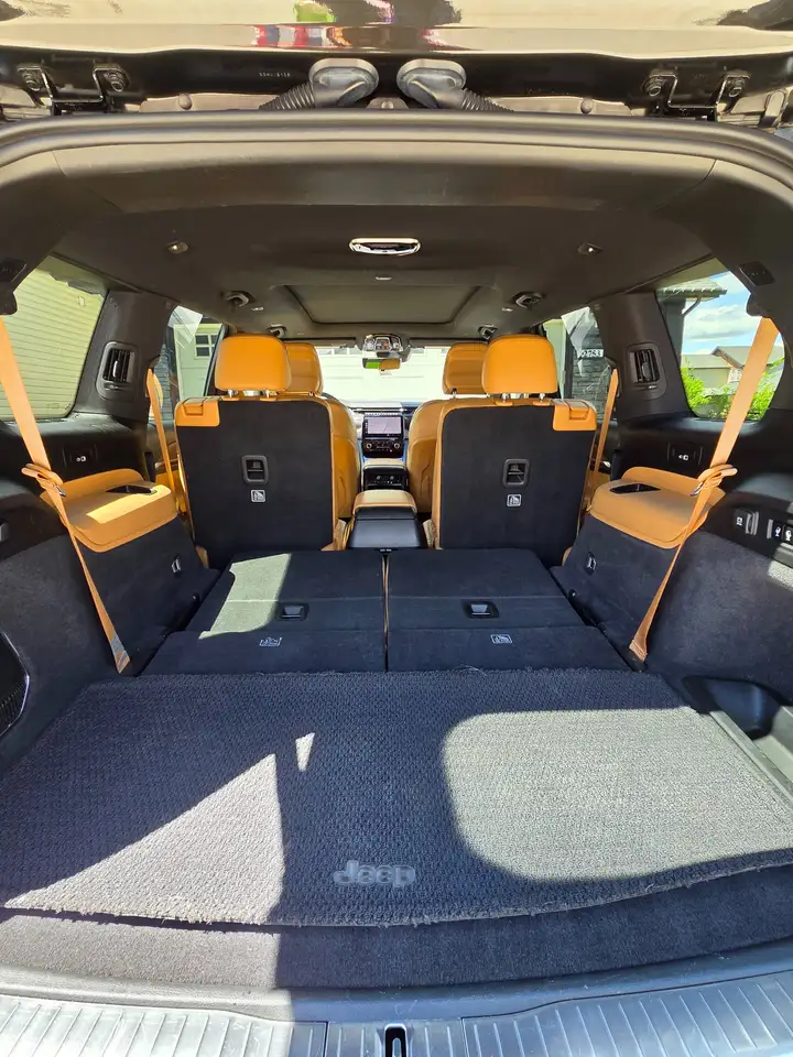 Jeep Grand Cherokee снимка Jeep Grand Cherokee