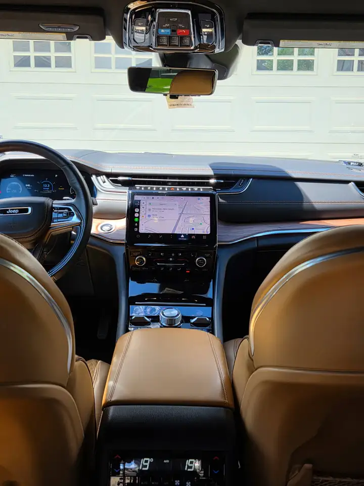 Jeep Grand Cherokee снимка Jeep Grand Cherokee