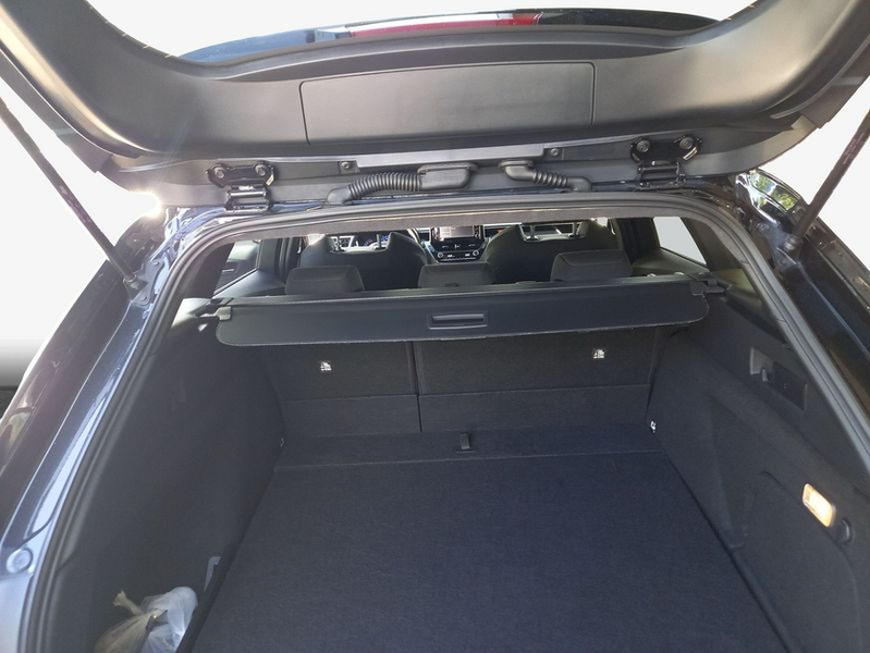 Toyota Corolla 2.0 Hybrid Touring Sports Team Deutschland — photo 4