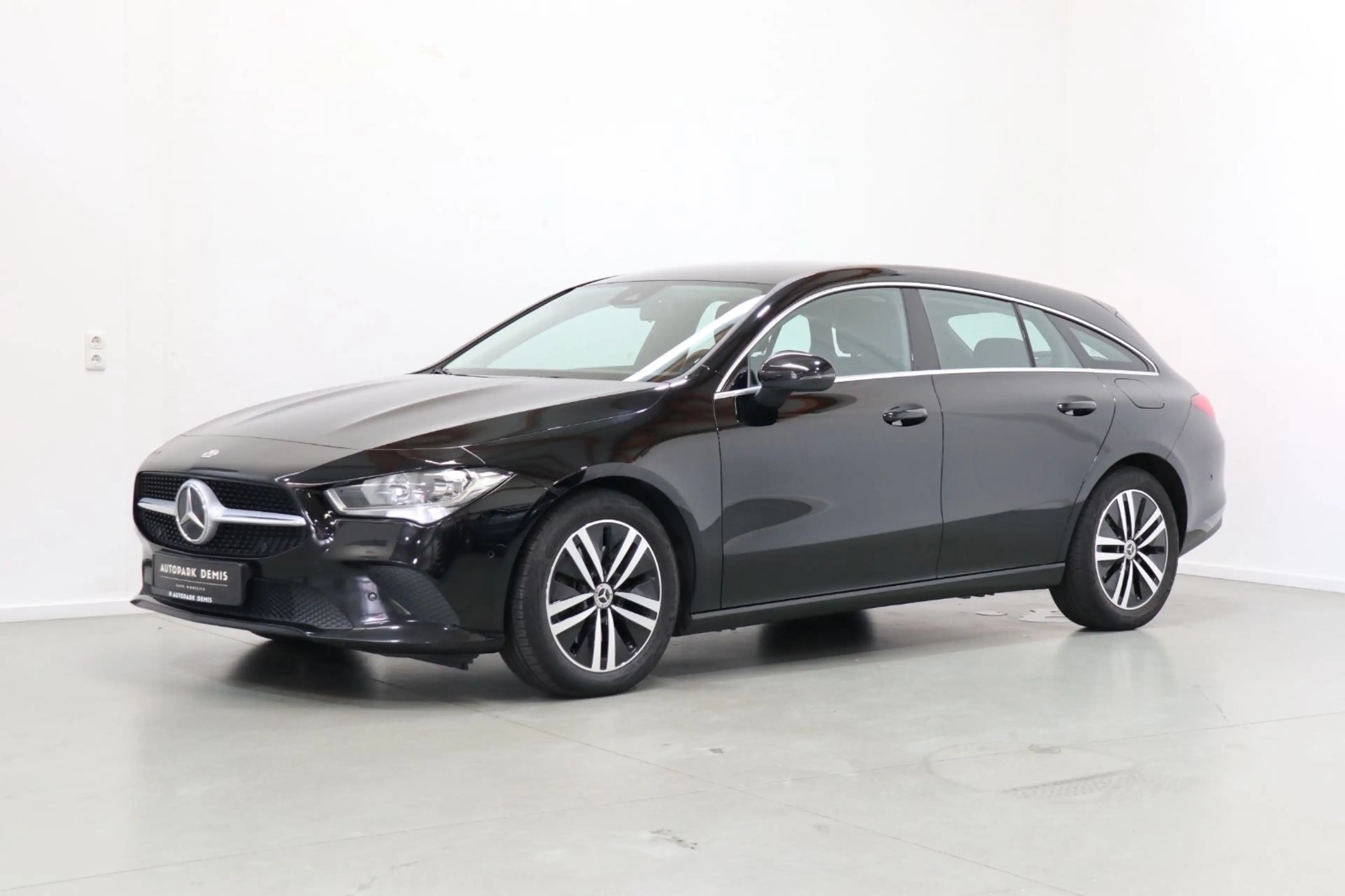 Mercedes-Benz CLA 220 -PDC-TEMP-CARPLAY-BUSINESS — photo 2