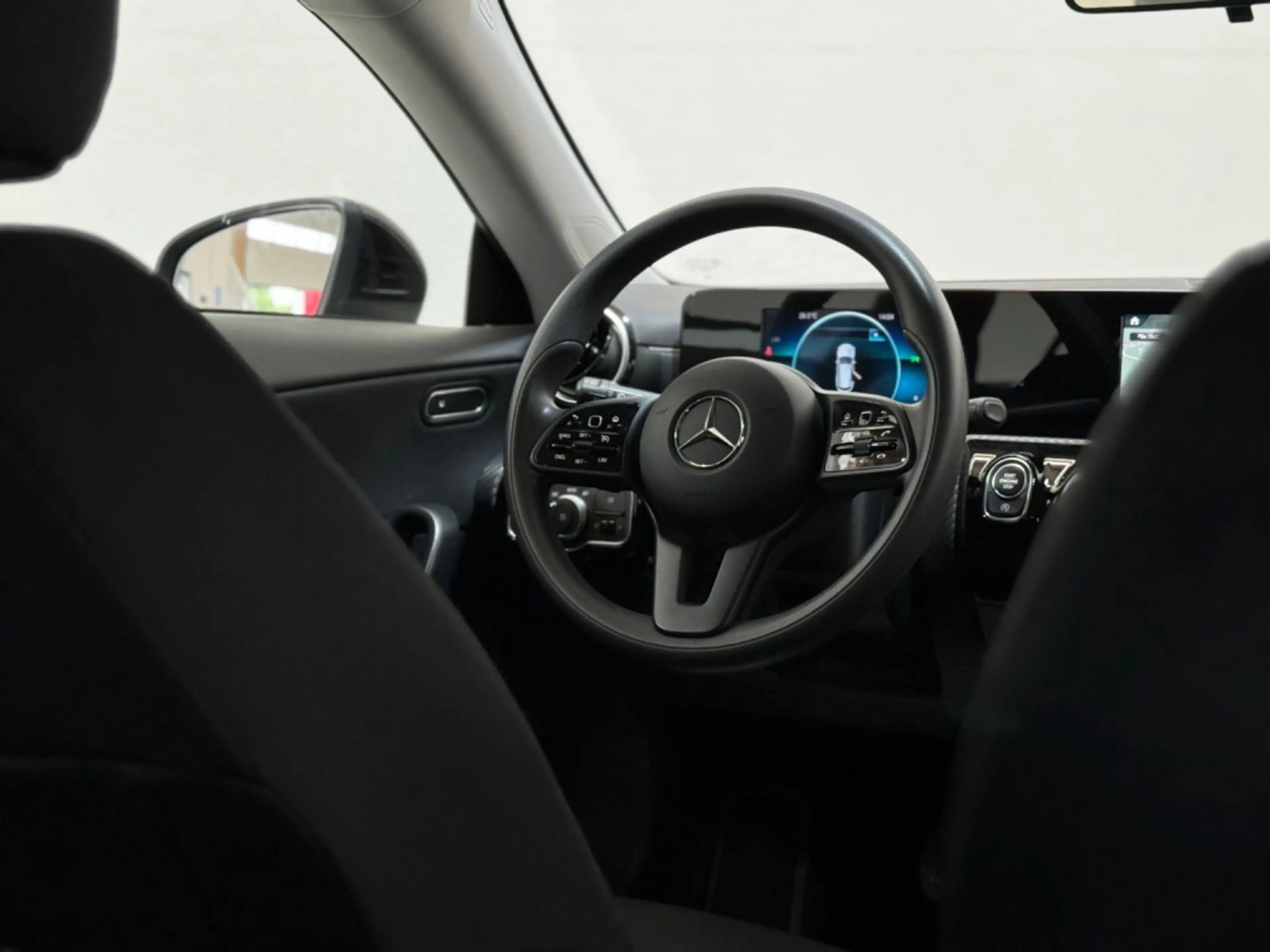 Mercedes-Benz CLA 220 -PDC-TEMP-CARPLAY-BUSINESS — photo 11