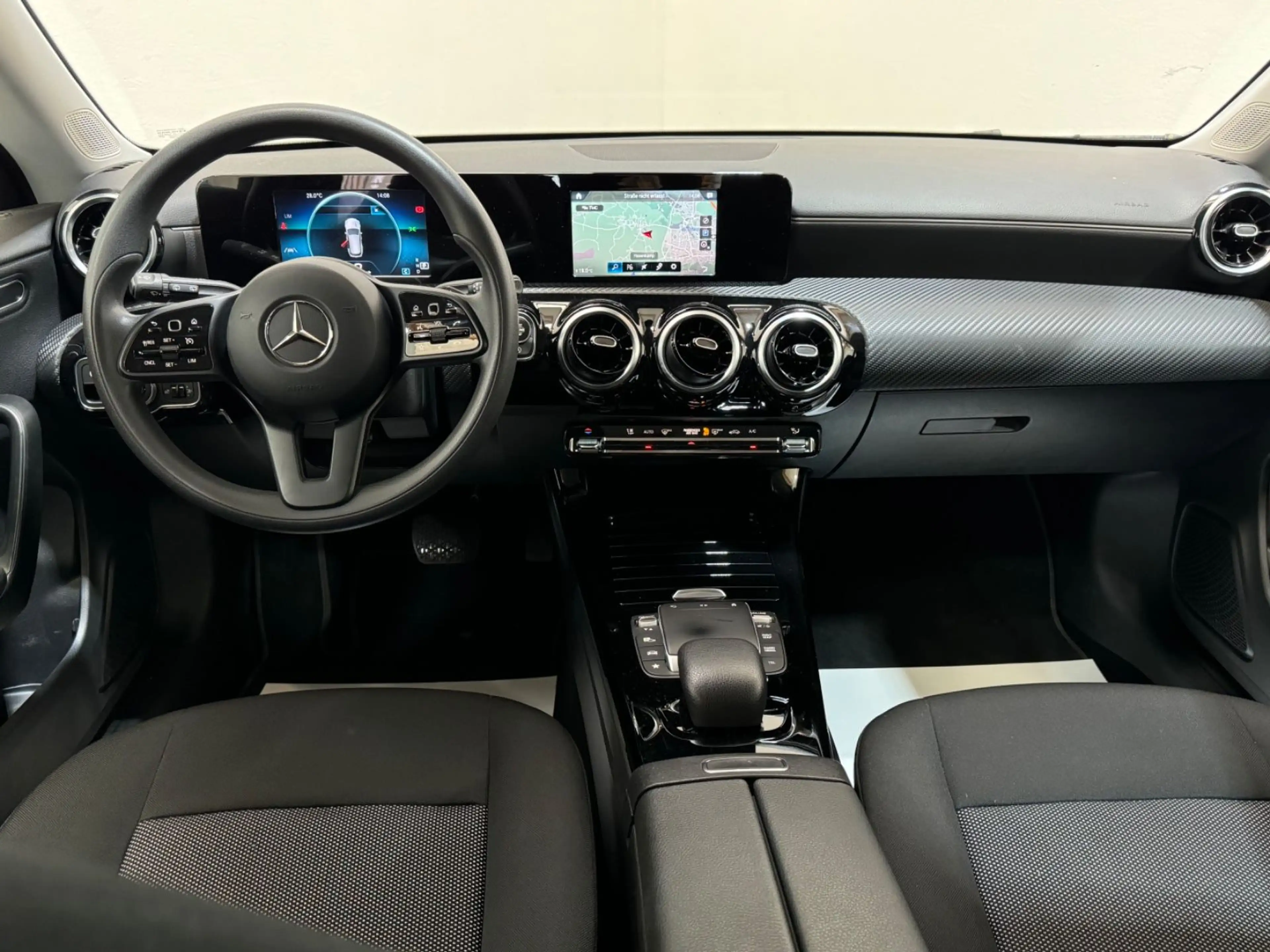 Mercedes-Benz CLA 220 -PDC-TEMP-CARPLAY-BUSINESS — photo 10