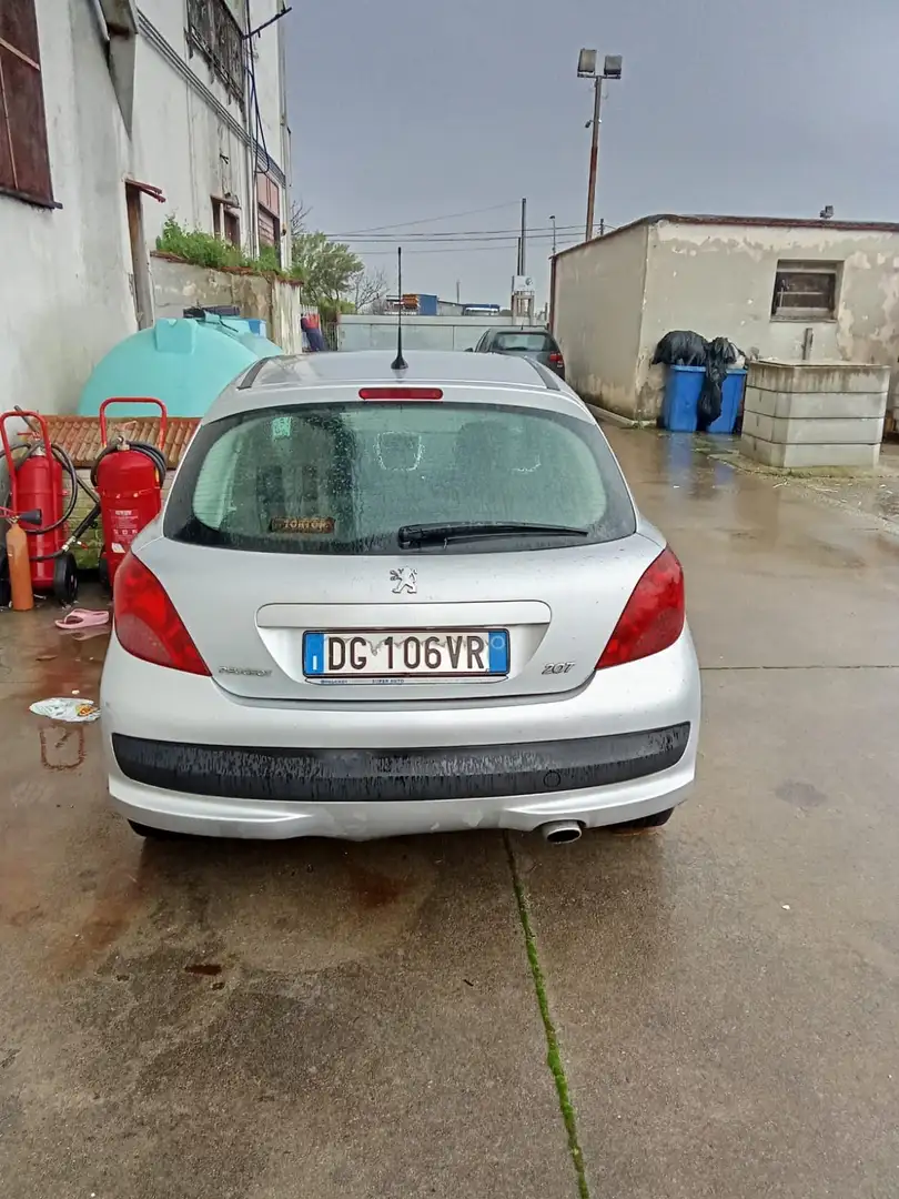 Peugeot 207 5p 1.6 hdi 16v XT - 2