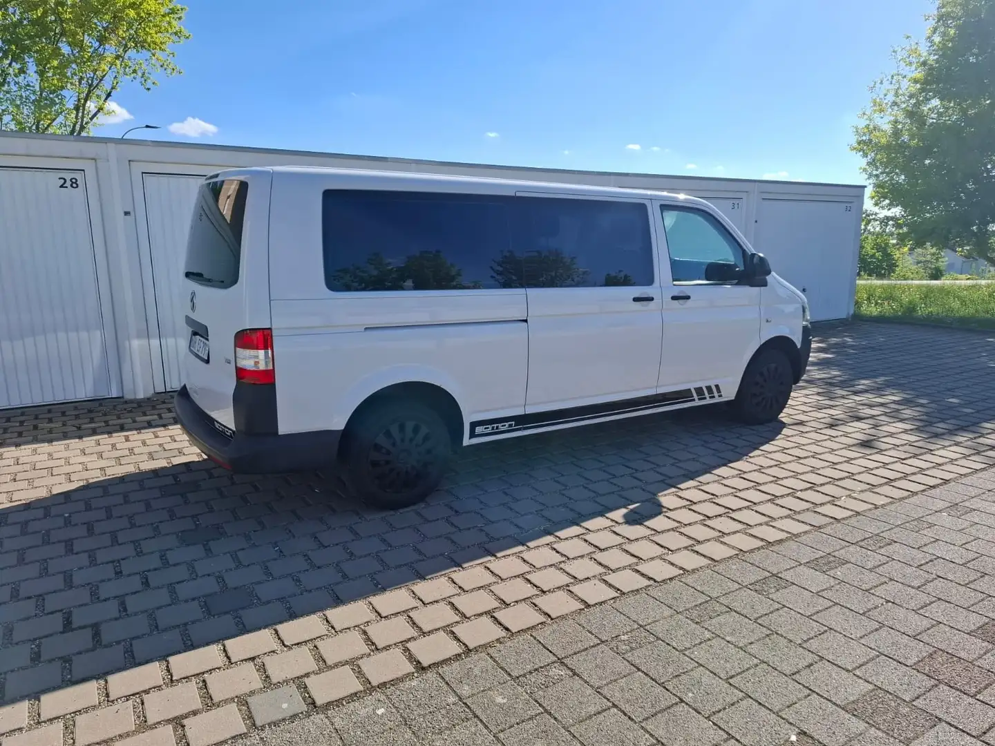Volkswagen T5 Transporter Lang Version - 1