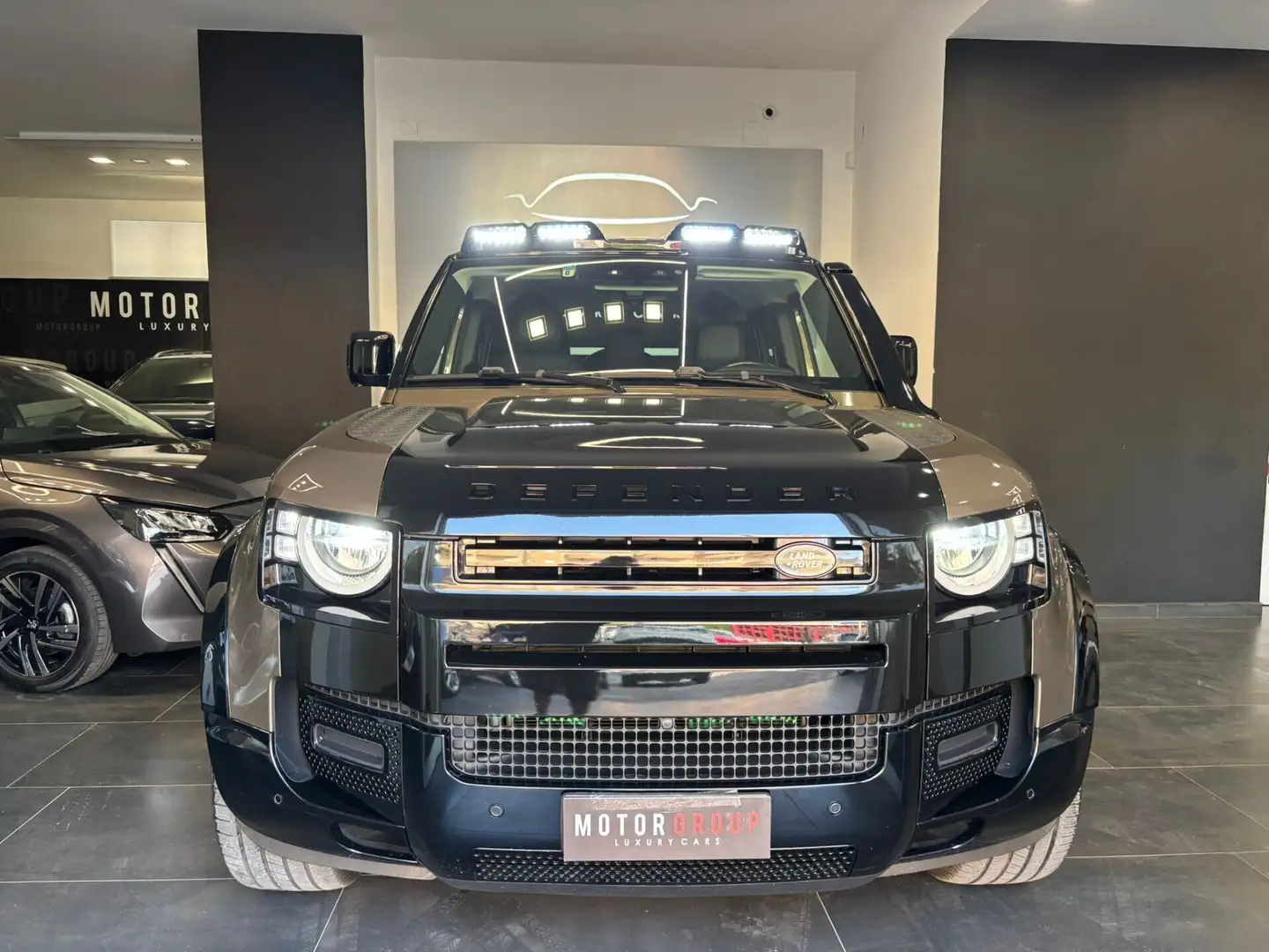 Land Rover Defender 110 2.0 SD4 240CV S AWD Auto 72 Yrs. WEB Edition Bronze - 2