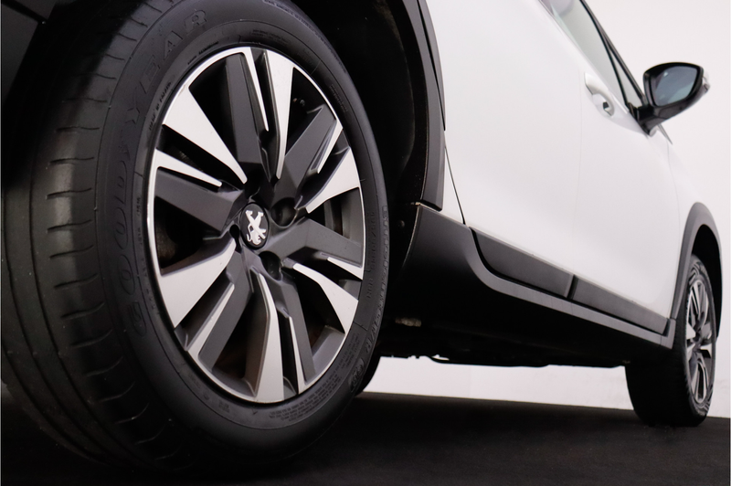 Peugeot 2008 1.2T GT-line PANO | CARPLAY | STOELVERW | NAVI | C — photo 24