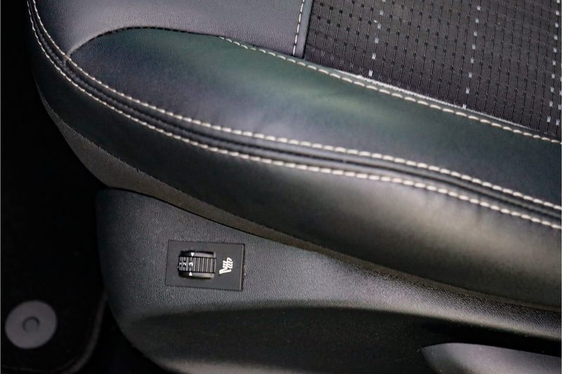 Peugeot 2008 1.2T GT-line PANO | CARPLAY | STOELVERW | NAVI | C — photo 16