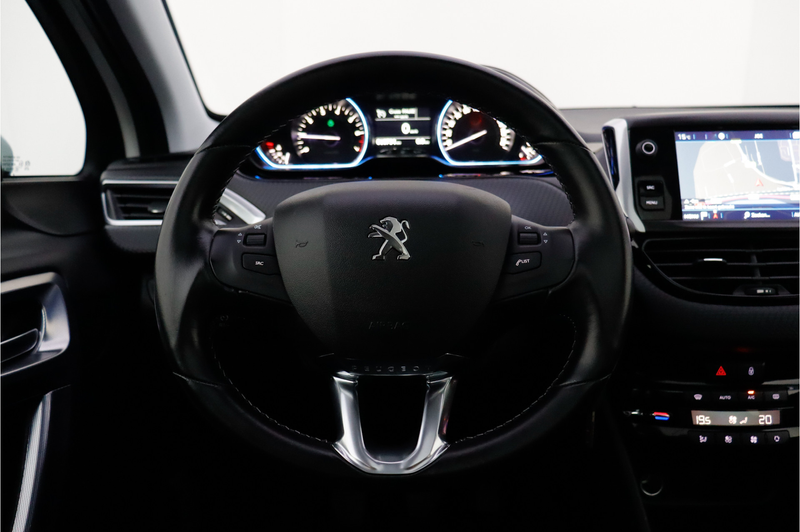 Peugeot 2008 1.2T GT-line PANO | CARPLAY | STOELVERW | NAVI | C — photo 12