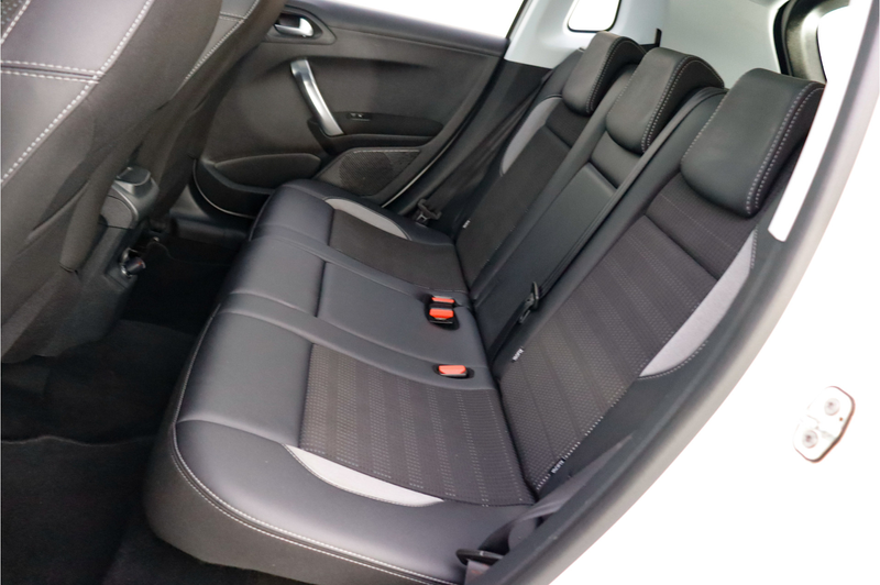Peugeot 2008 1.2T GT-line PANO | CARPLAY | STOELVERW | NAVI | C — photo 15