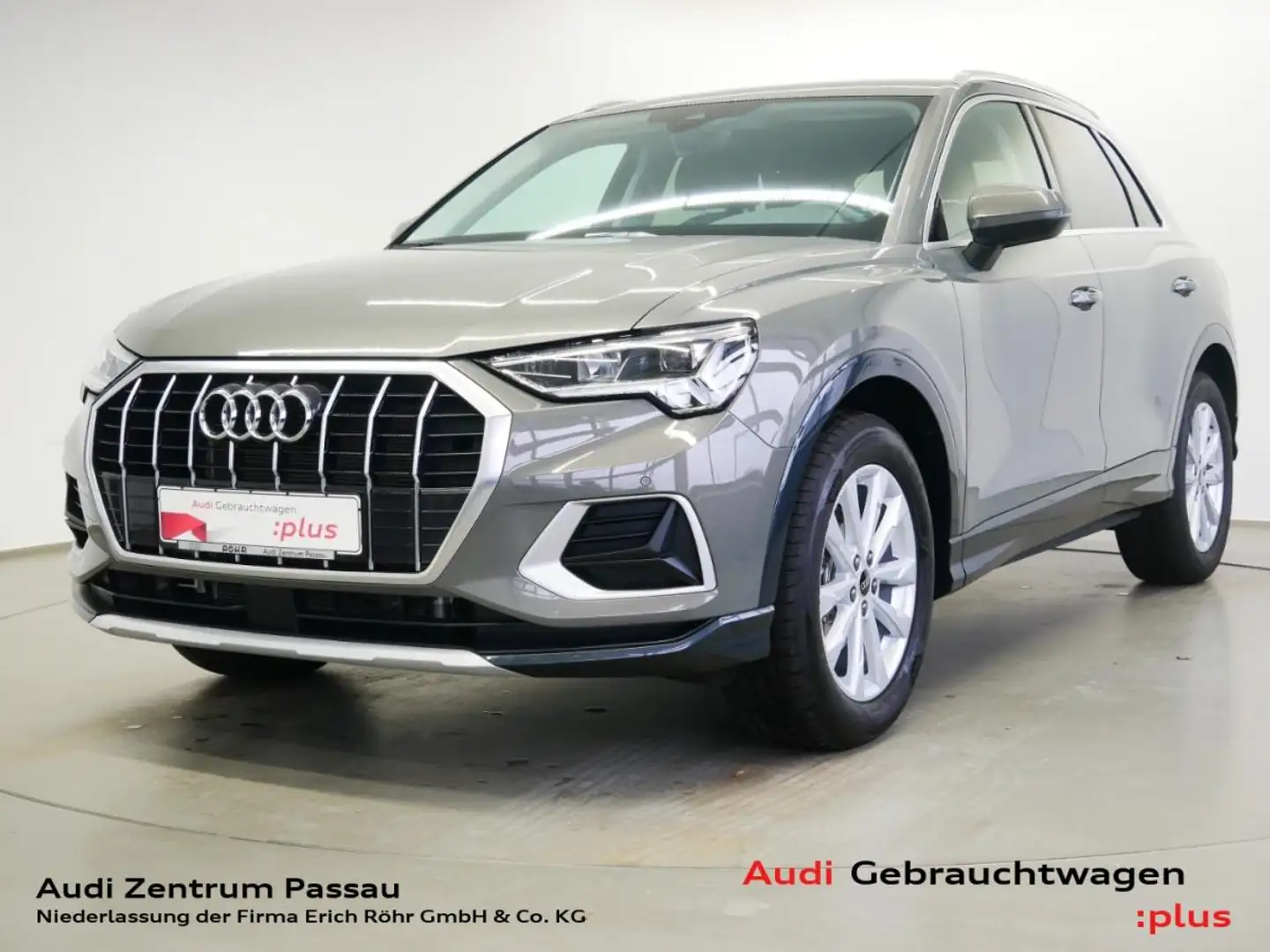 Audi Q3 35 TDI advanced S tro. LED AHK virt. Cock. Grau - 1
