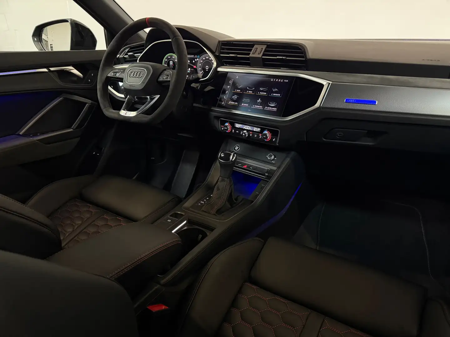 Audi Q3 Sportback 45 TFSI e RSQ3 Pano Sfeer Keyless Black Schwarz - 2