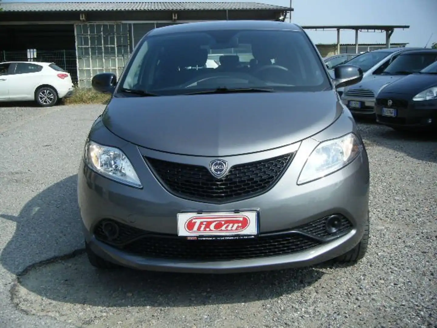 Lancia Ypsilon Ypsilon 1.2 Gold 5 POSTI Gris - 1
