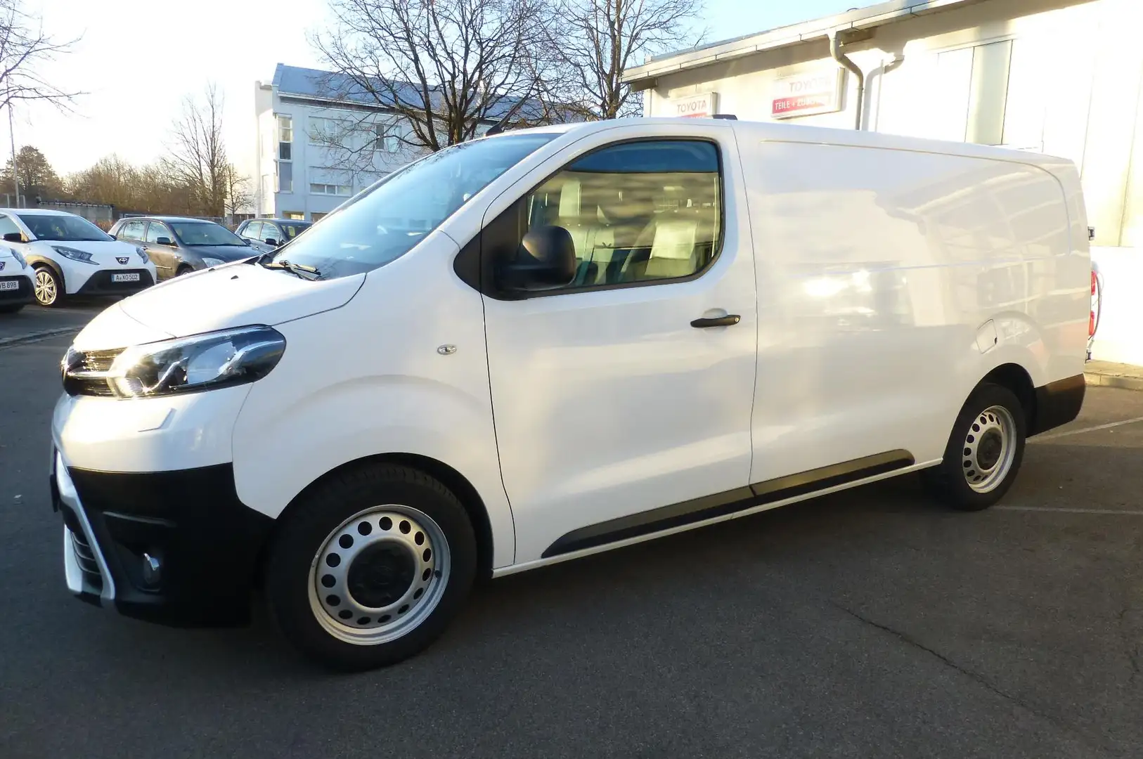 Toyota Proace L2 Kasten Comfort 2.0 D-4D Comfort, 8-Stufen Au... Weiß - 1