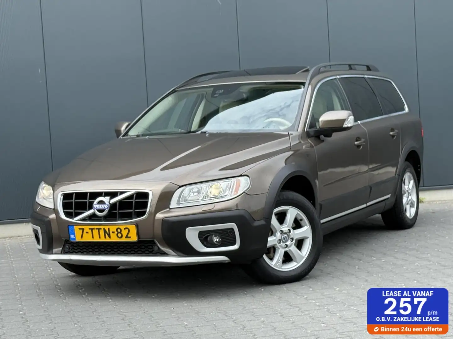 Volvo XC70 3.2 Summum Schuifdak - Leder - DVD - Xenon - Facel Marrón - 1