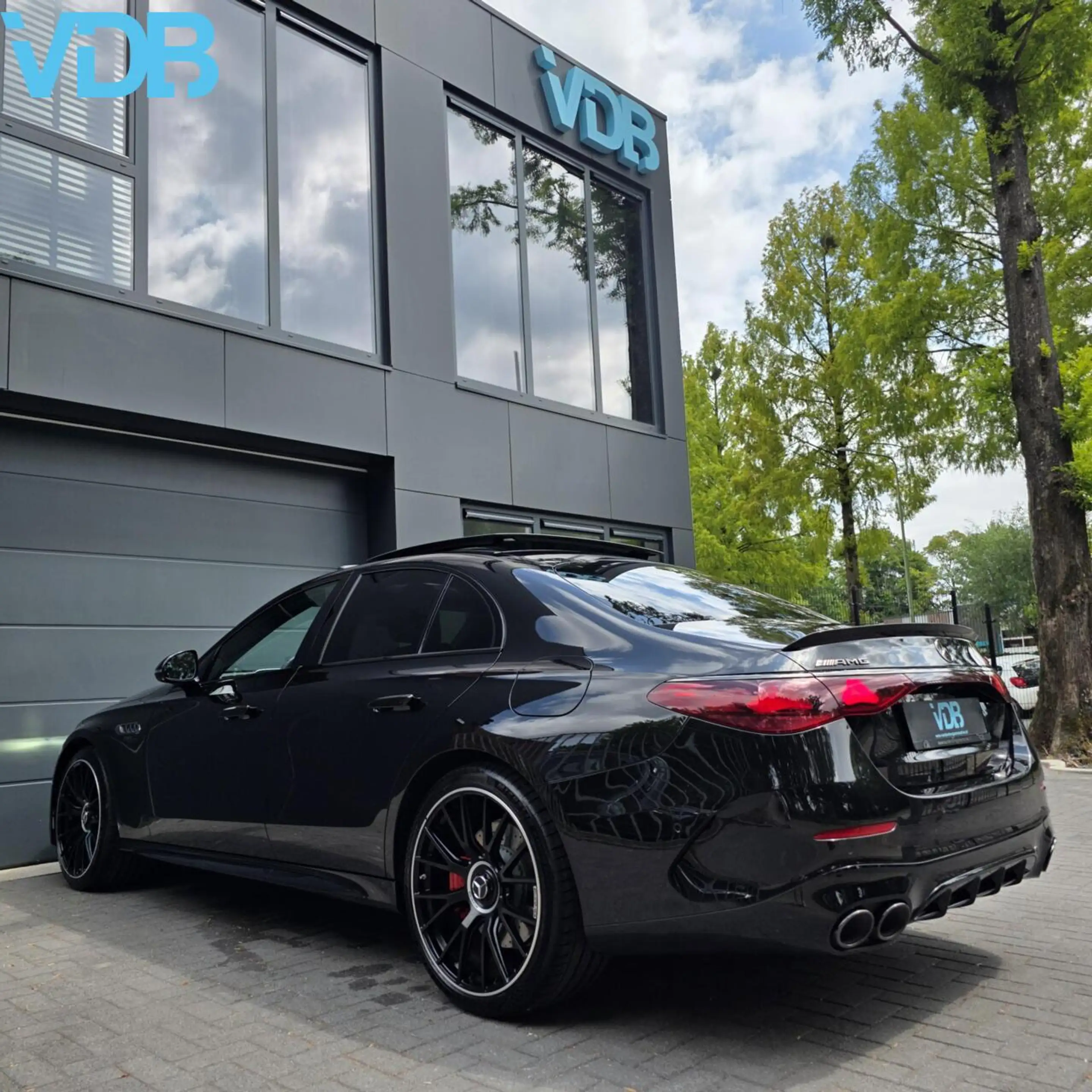 Mercedes-Benz E 53 AMG 4MATIC+ Night PANO SUPERSCREEN BTW — photo 9