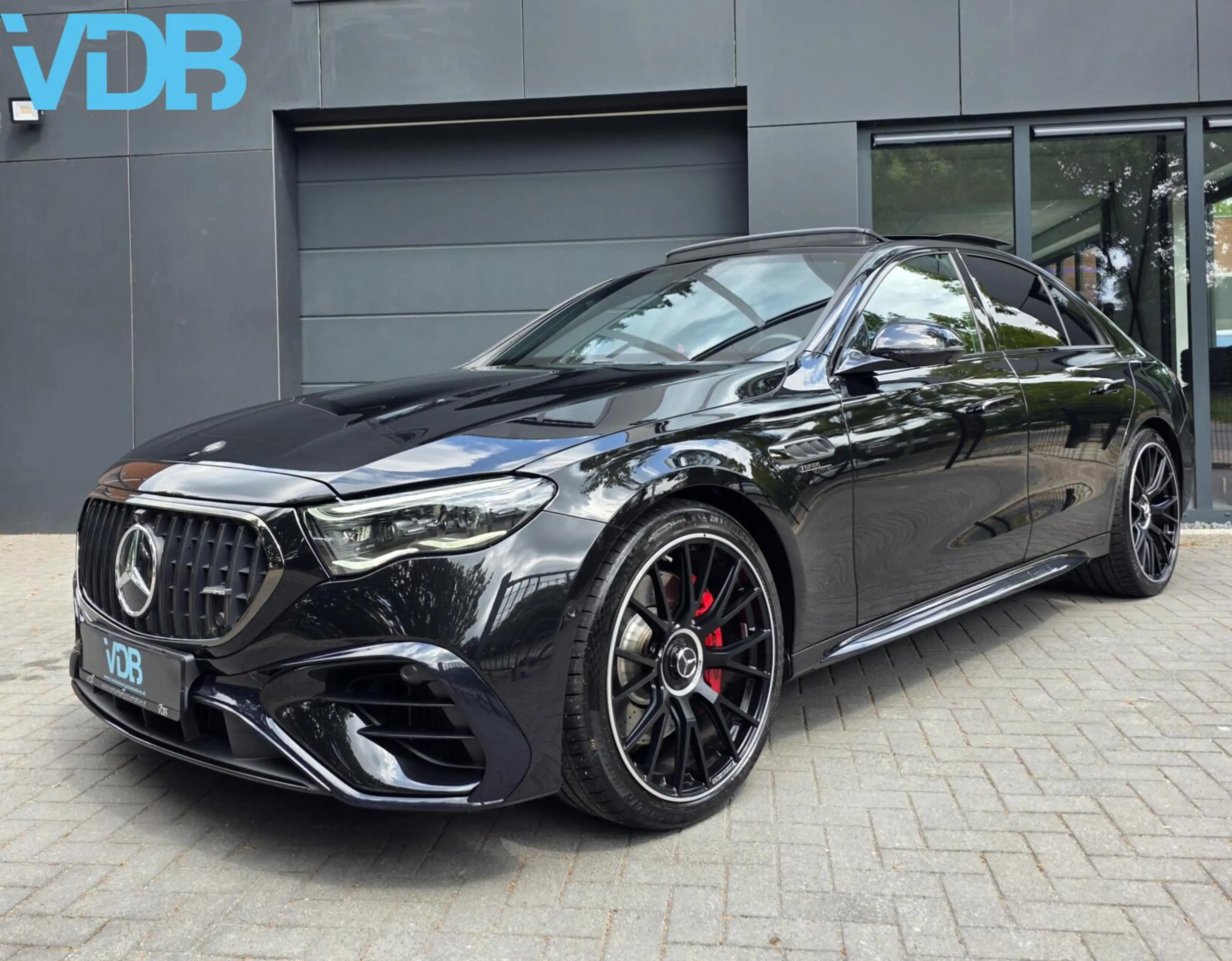 Mercedes-Benz E 53 AMG 4MATIC+ Night PANO SUPERSCREEN BTW — photo 3