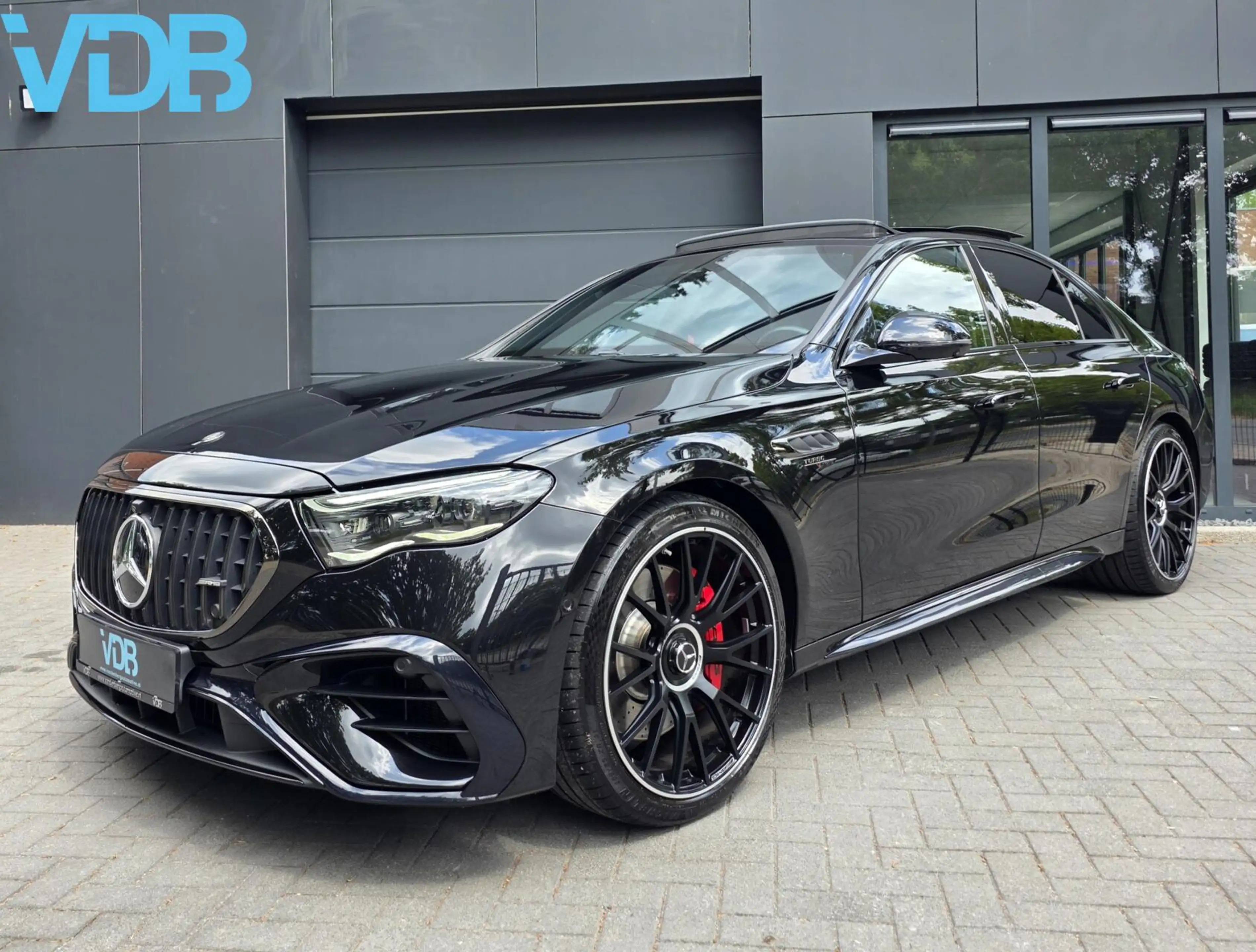Mercedes-Benz E 53 AMG 4MATIC+ Night PANO SUPERSCREEN BTW — photo 4