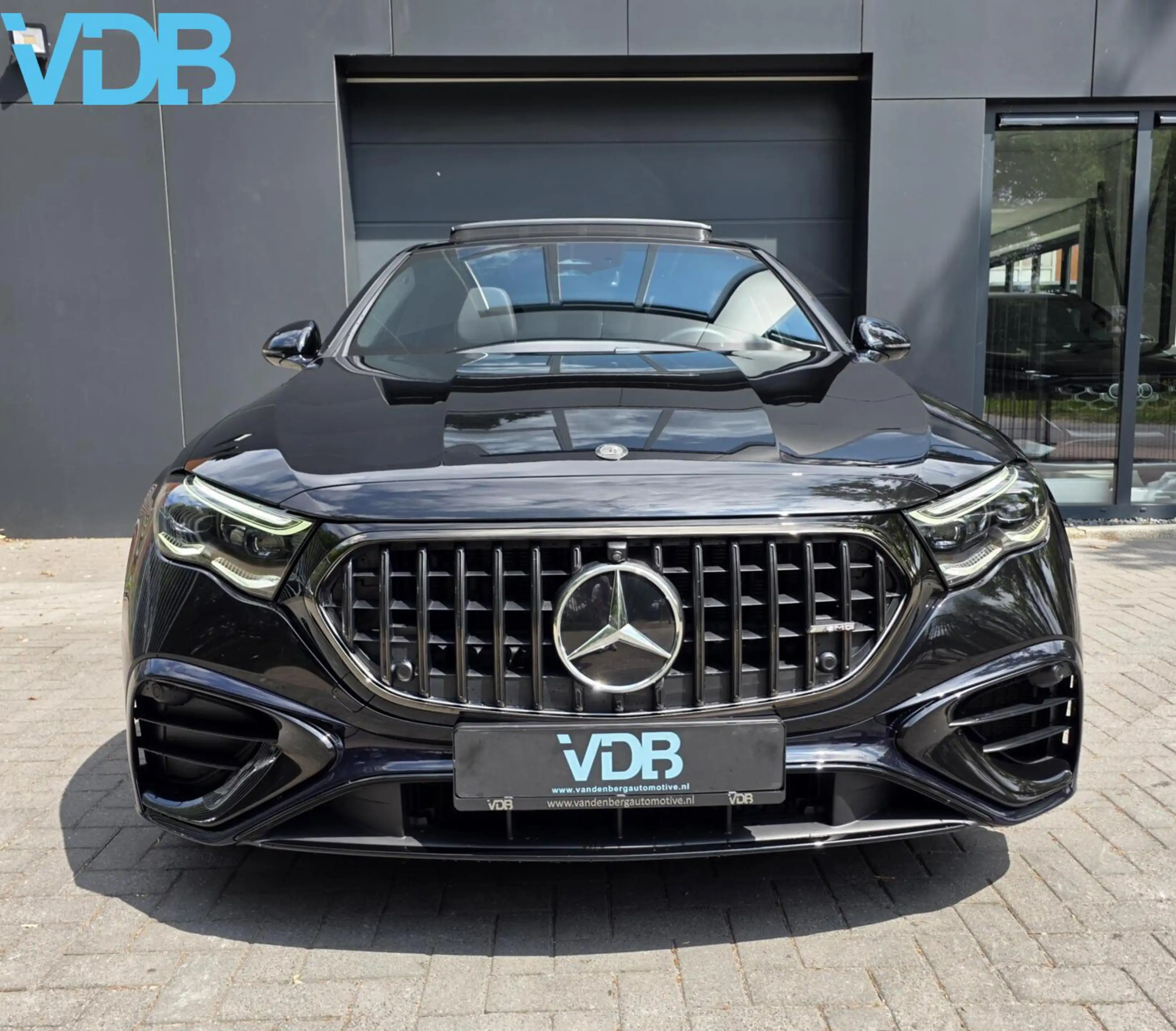 Mercedes-Benz E 53 AMG 4MATIC+ Night PANO SUPERSCREEN BTW — photo 5
