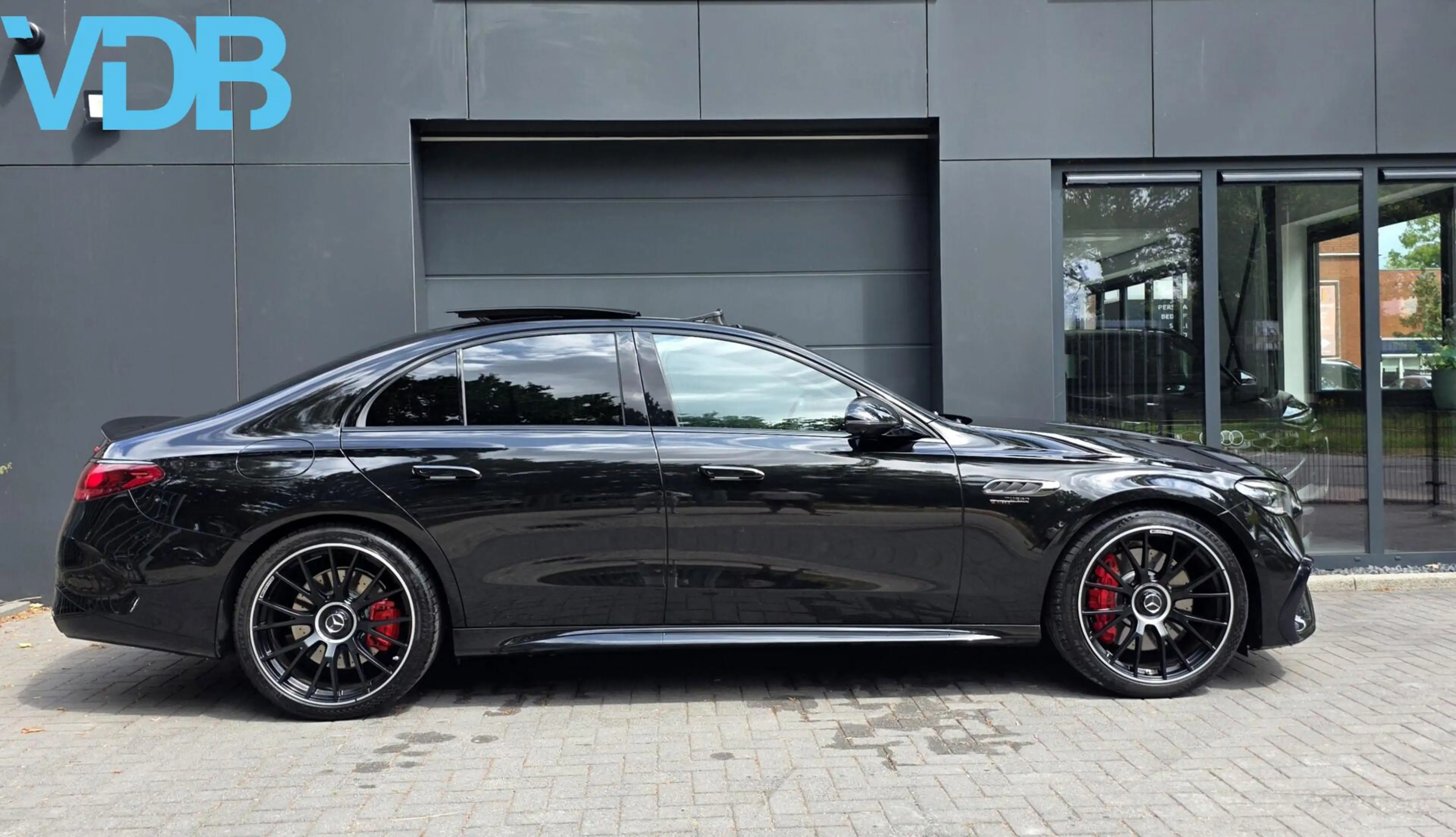Mercedes-Benz E 53 AMG 4MATIC+ Night PANO SUPERSCREEN BTW — photo 7