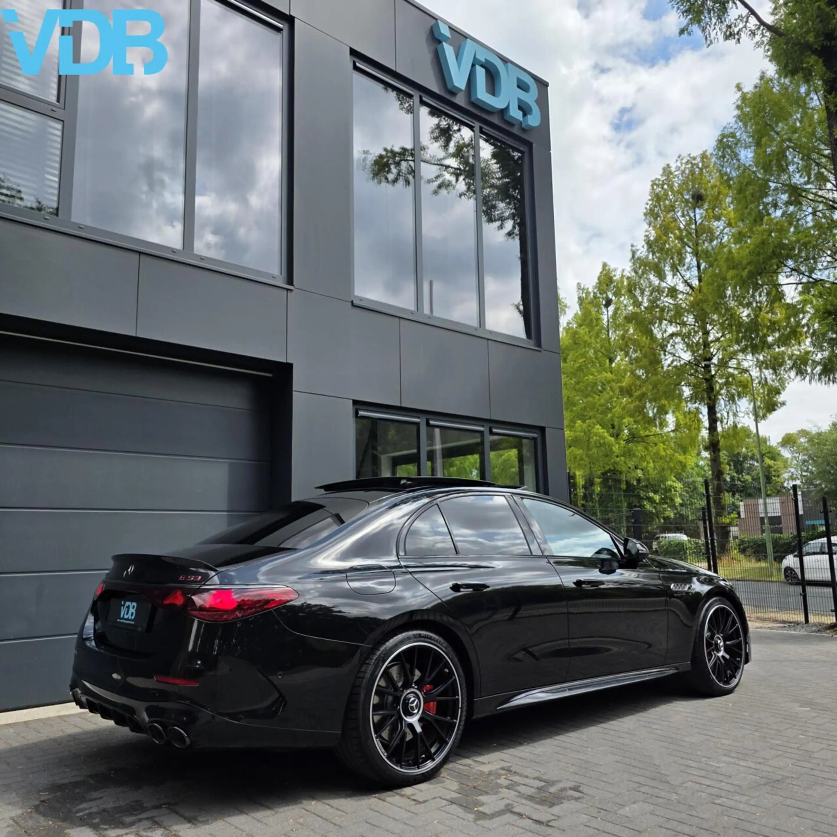 Mercedes-Benz E 53 AMG 4MATIC+ Night PANO SUPERSCREEN BTW — photo 8
