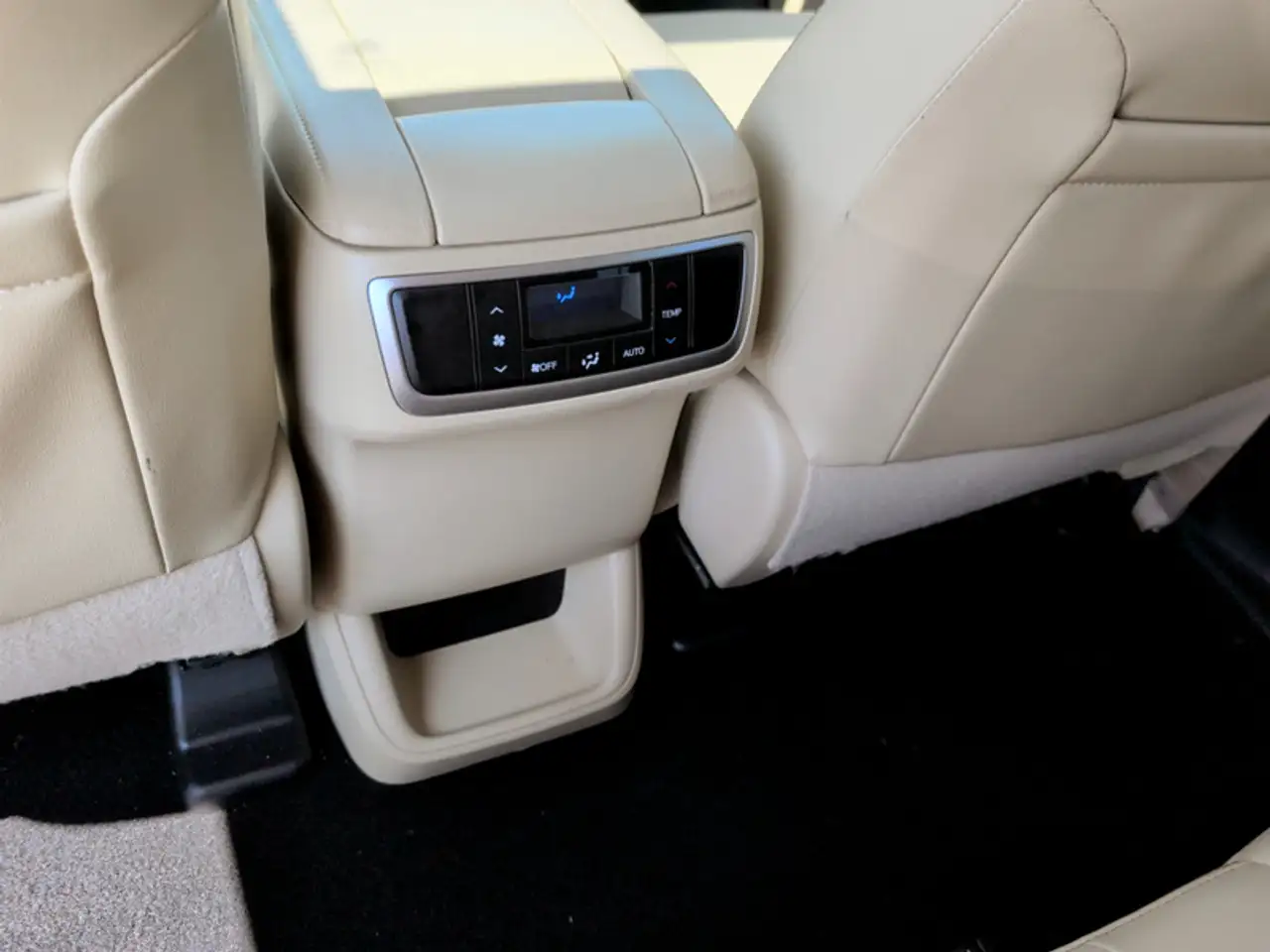 Toyota Highlander снимка Toyota Highlander
