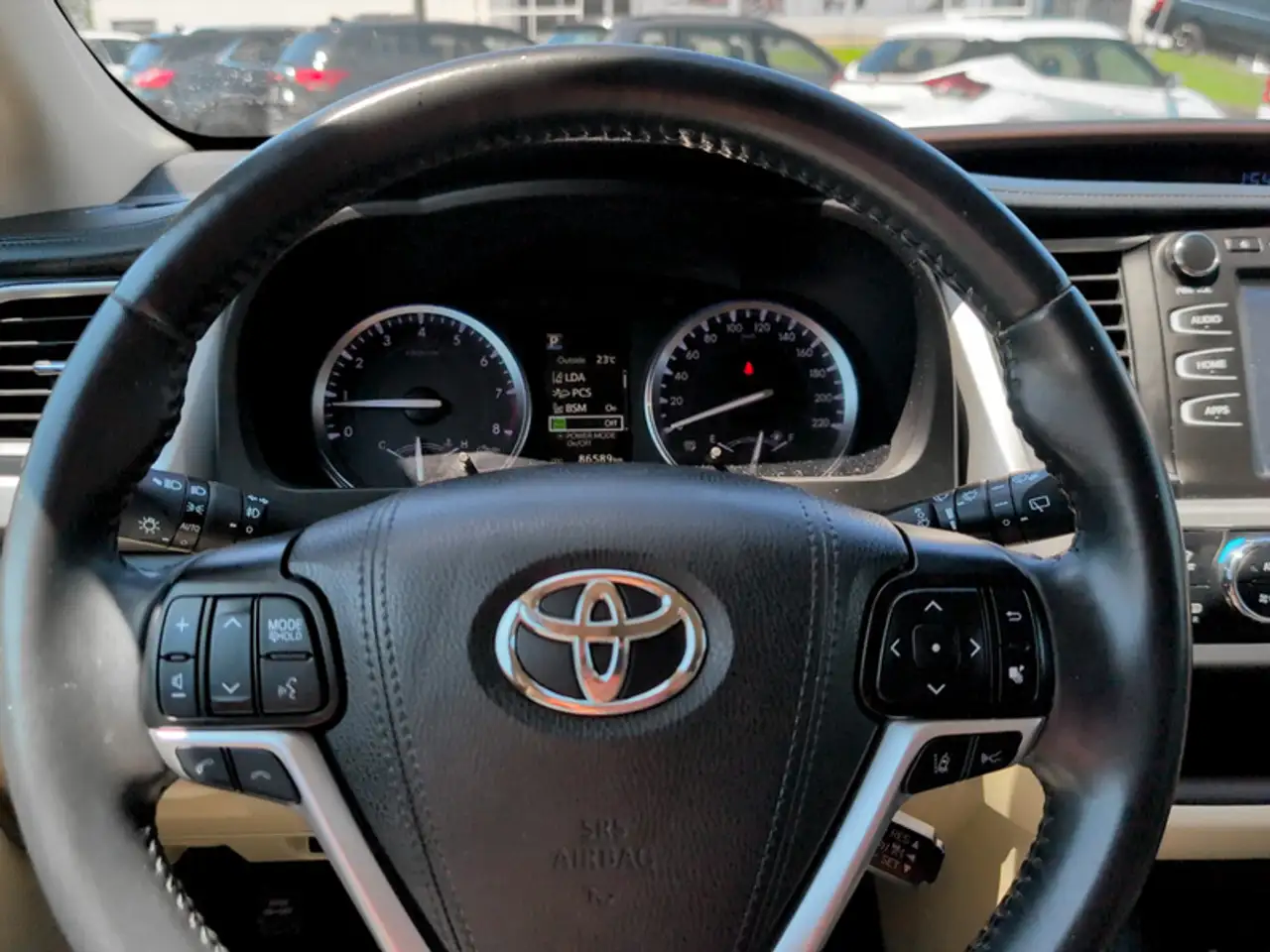 Toyota Highlander снимка Toyota Highlander