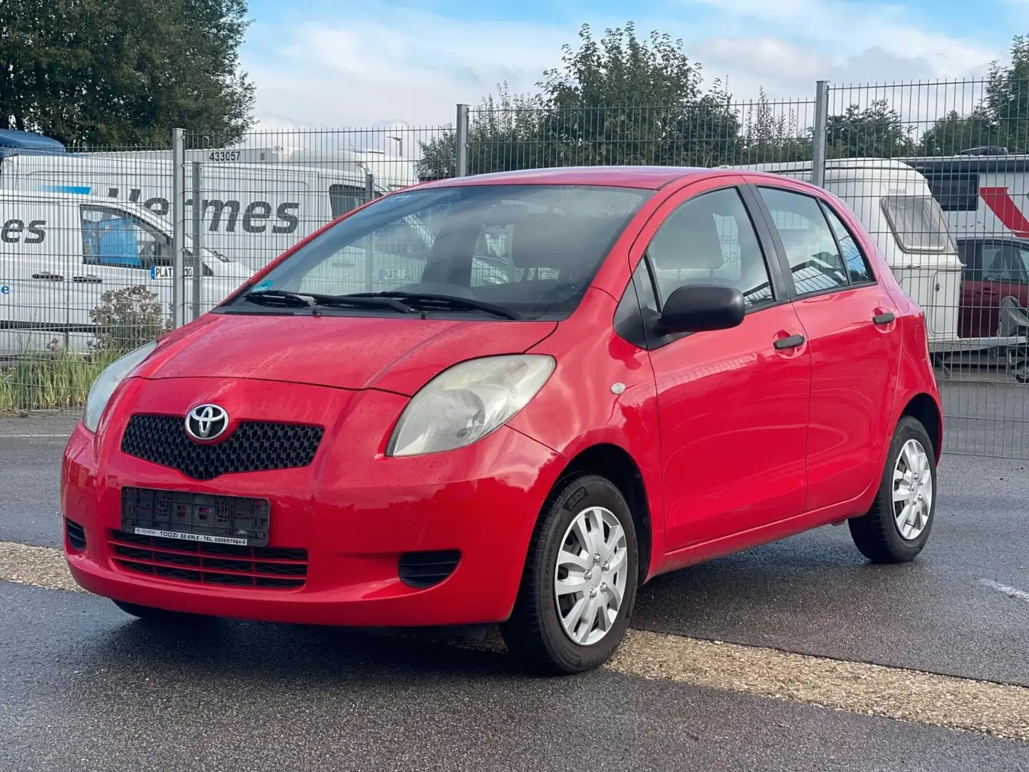 Toyota Yaris 1,0-l-VVT-i  Klima TÜV NEU 1. Hand Rot - 1