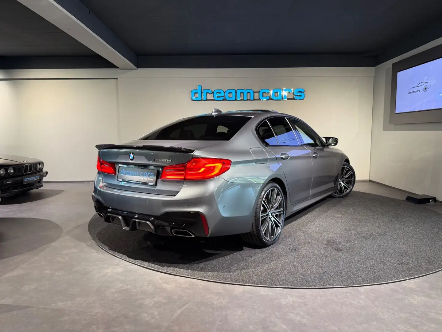 BMW 540 d xDrive Aut. / M Paket / Schiebedach / HUD / Vol Gris - 2