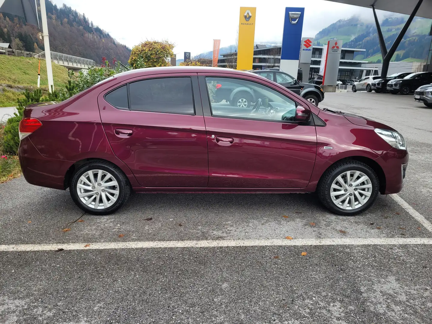 Mitsubishi Attrage Attrage 1,2 MIVEC Intense CVT Intense Rot - 1