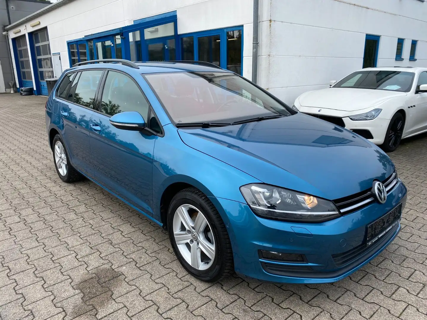 Volkswagen Golf VII Variant Comfortline Behindertengerecht Blau - 2