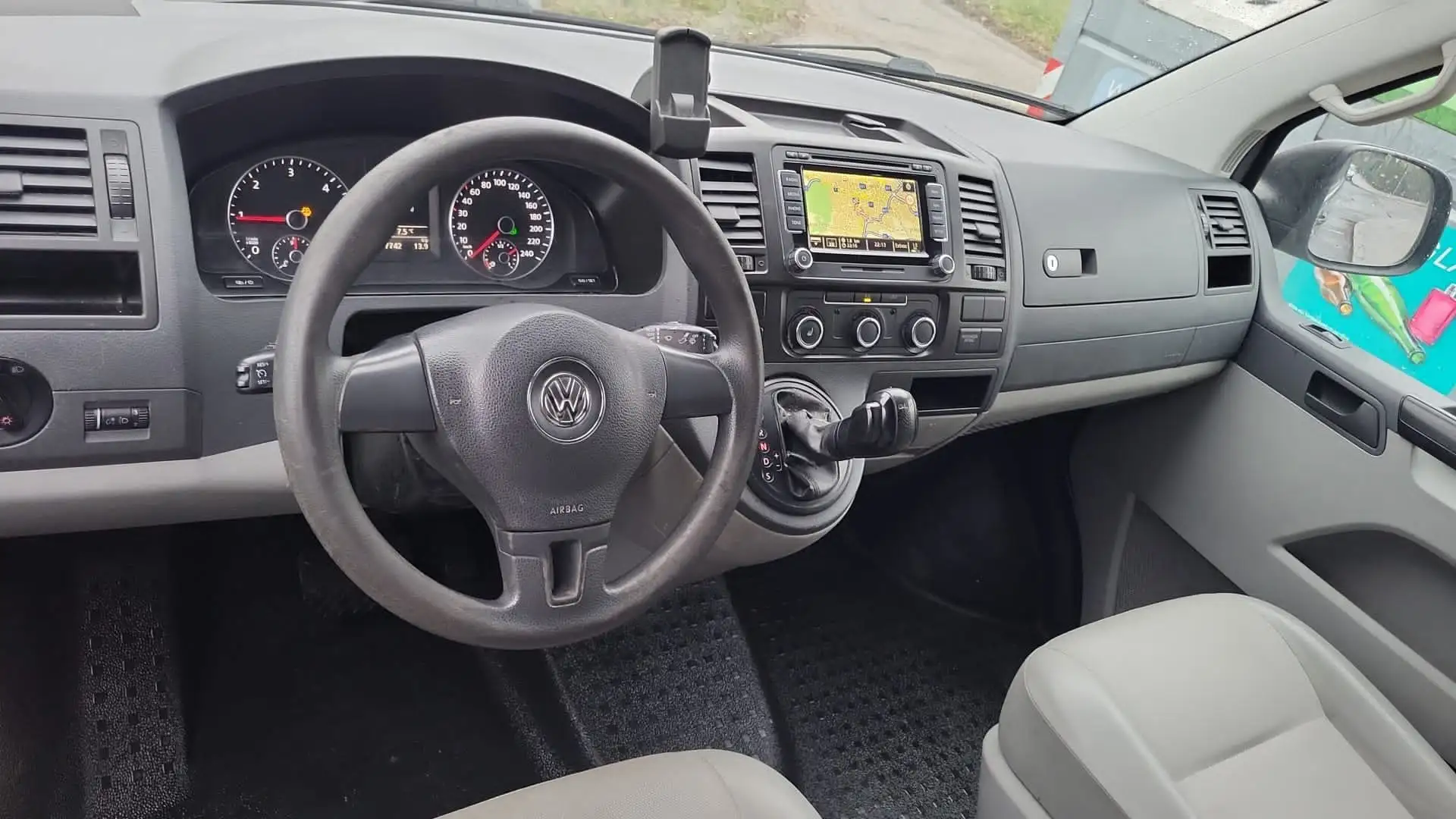 Volkswagen T5 Multivan Automatik 2,0 TDI BMT D-PF DSG Gris - 2