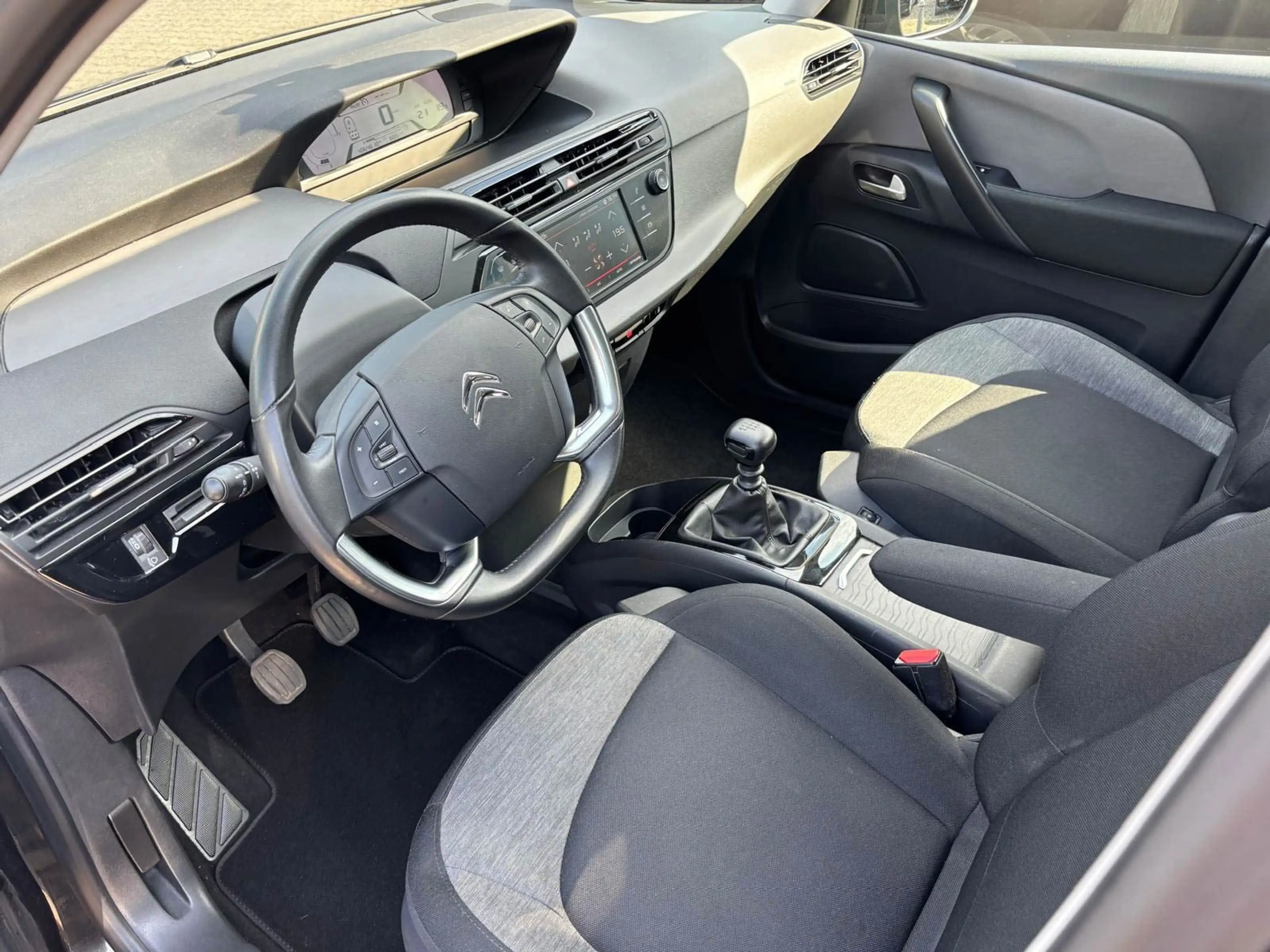 Citroen Grand C4 SpaceTourer 7 Sitzer PDC Carplay SHZ DAB — photo 9