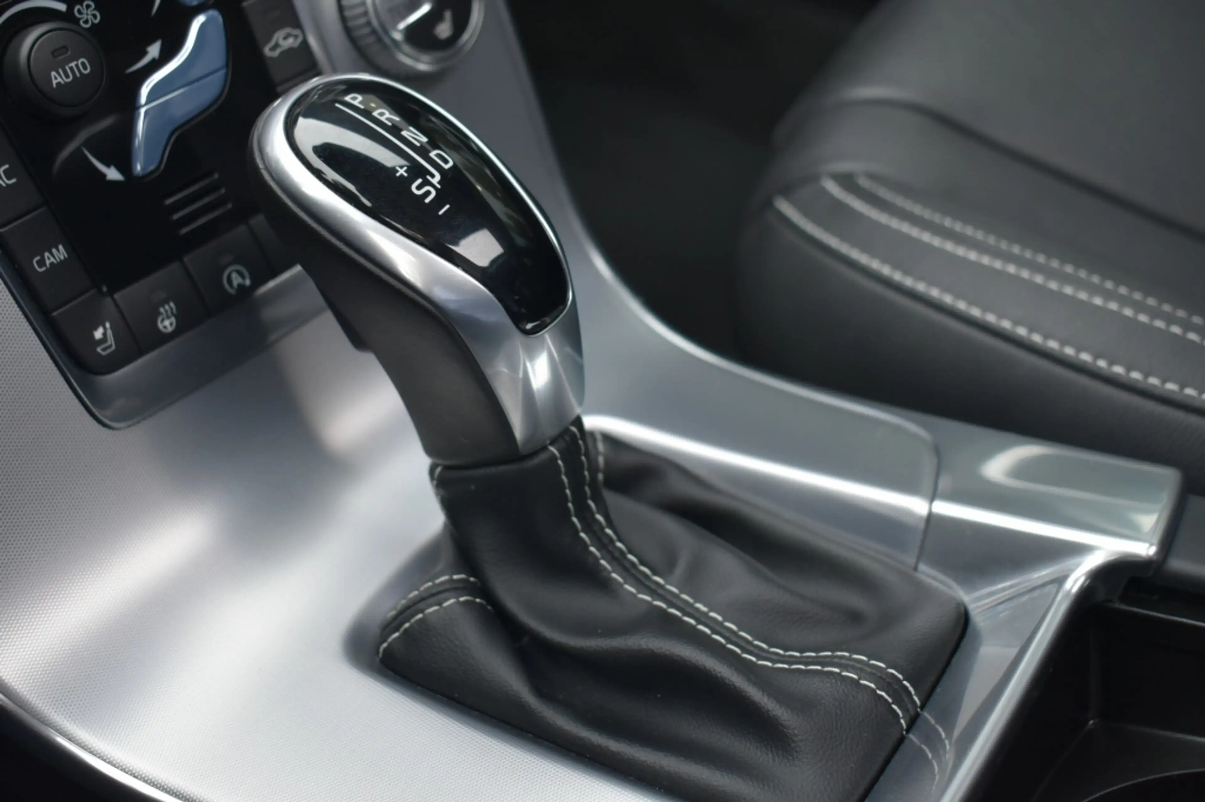 Volvo V60 T3 152pk Aut. Polar+ Dynamic | Camera | Keyless | — photo 17
