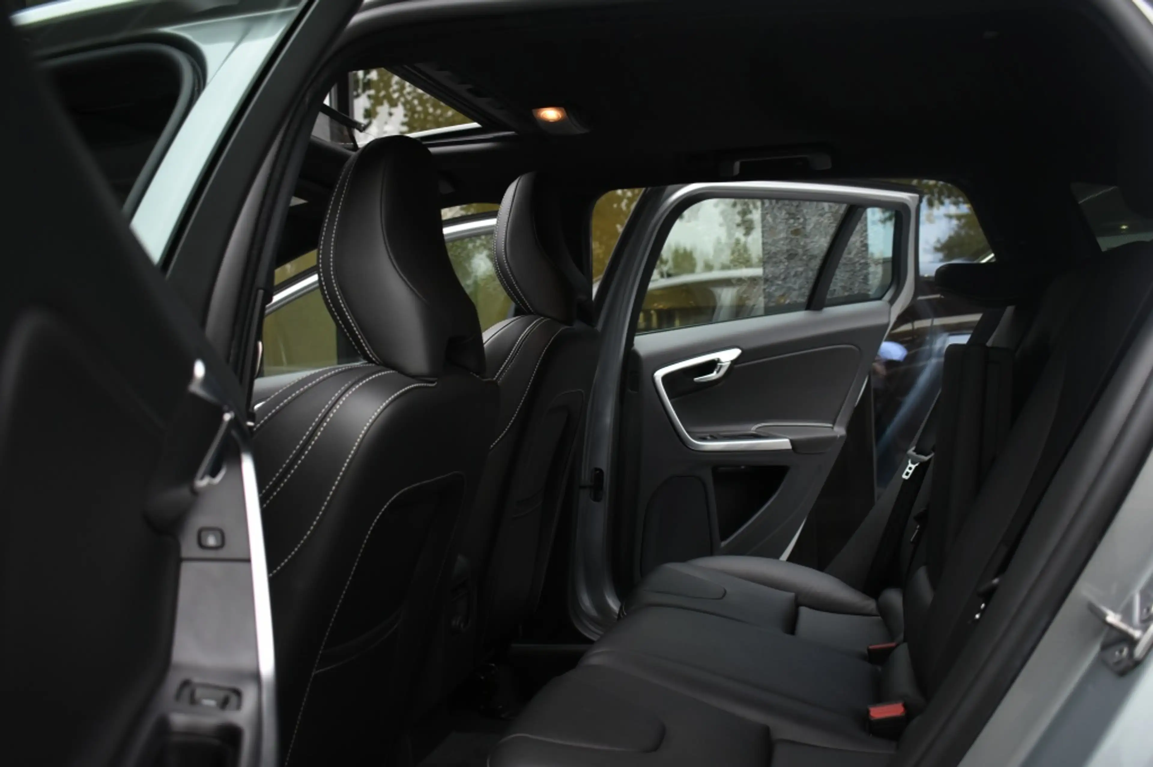 Volvo V60 T3 152pk Aut. Polar+ Dynamic | Camera | Keyless | — photo 14