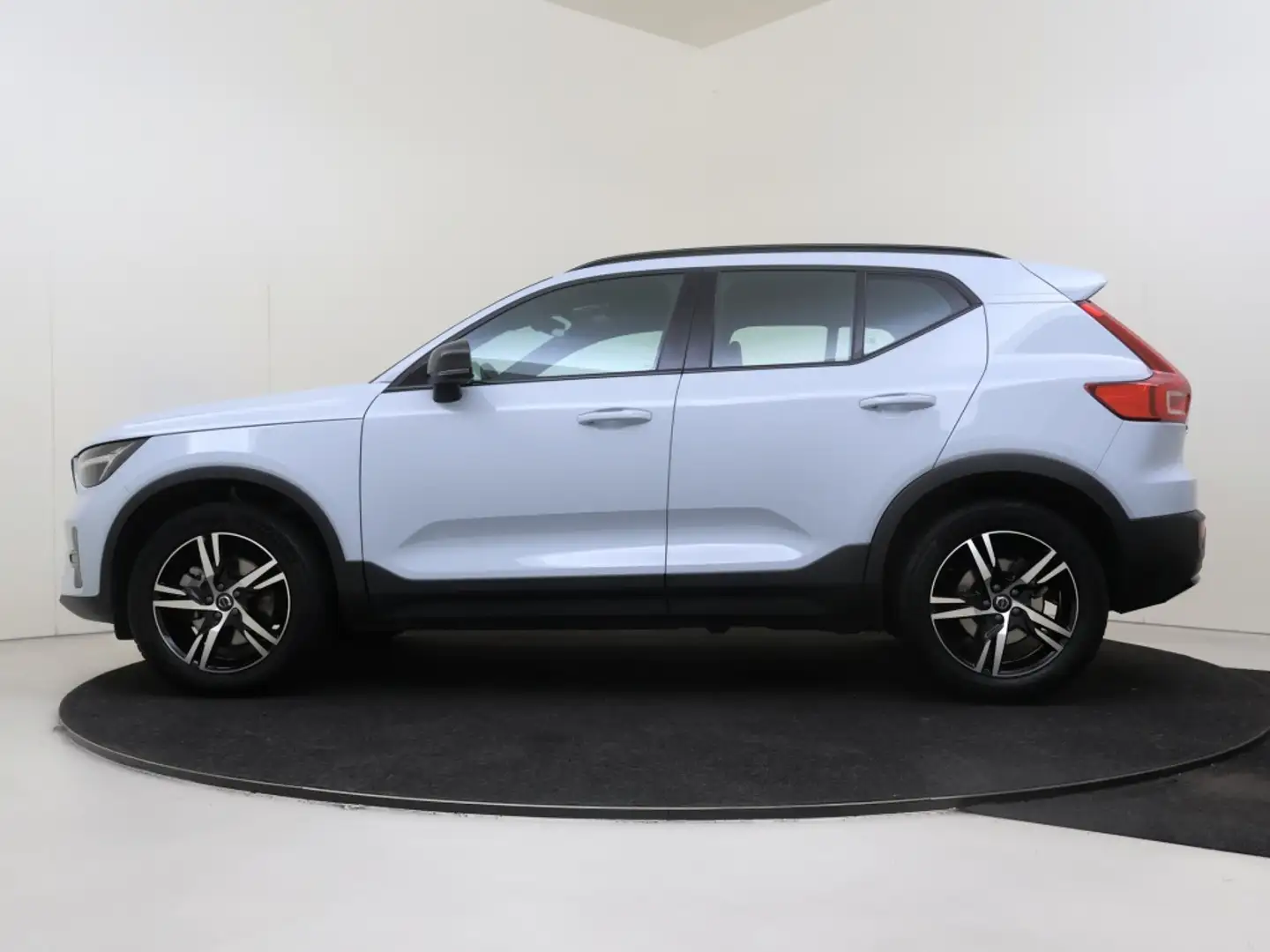 Volvo XC40 B4 Plus Dark | Trekhaak | Dodehoekdetectie | Achte Blauw - 2