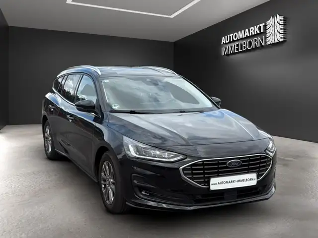 Ford Focus view 2