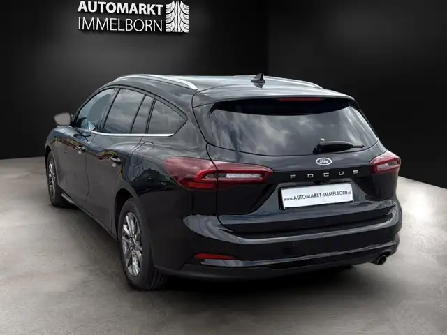 Ford Focus view 5