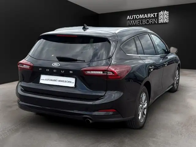 Ford Focus view 7