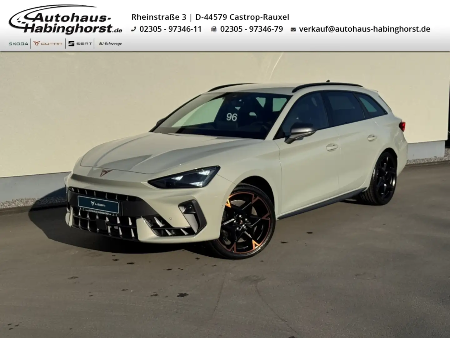 CUPRA Leon Sportstourer 2.0 TSI DSG 4Drive VZ AHK Navi Sennhe Béžová - 1