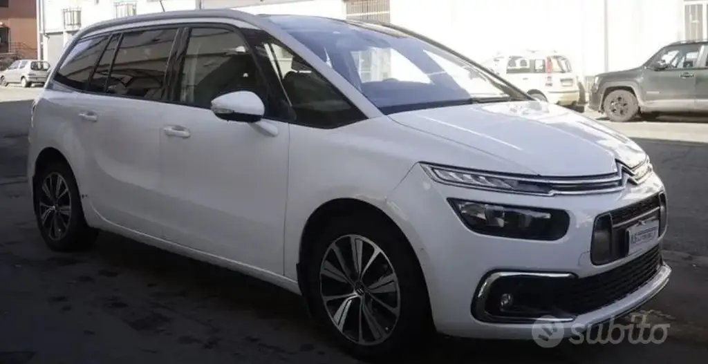 Citroen C4 SpaceTourer 2018 из Европы — купить под ключ
