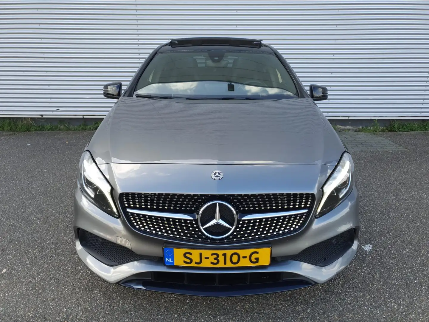 Mercedes-Benz A 200 d Ambition/ Aut / Cruise / Pano Grau - 2