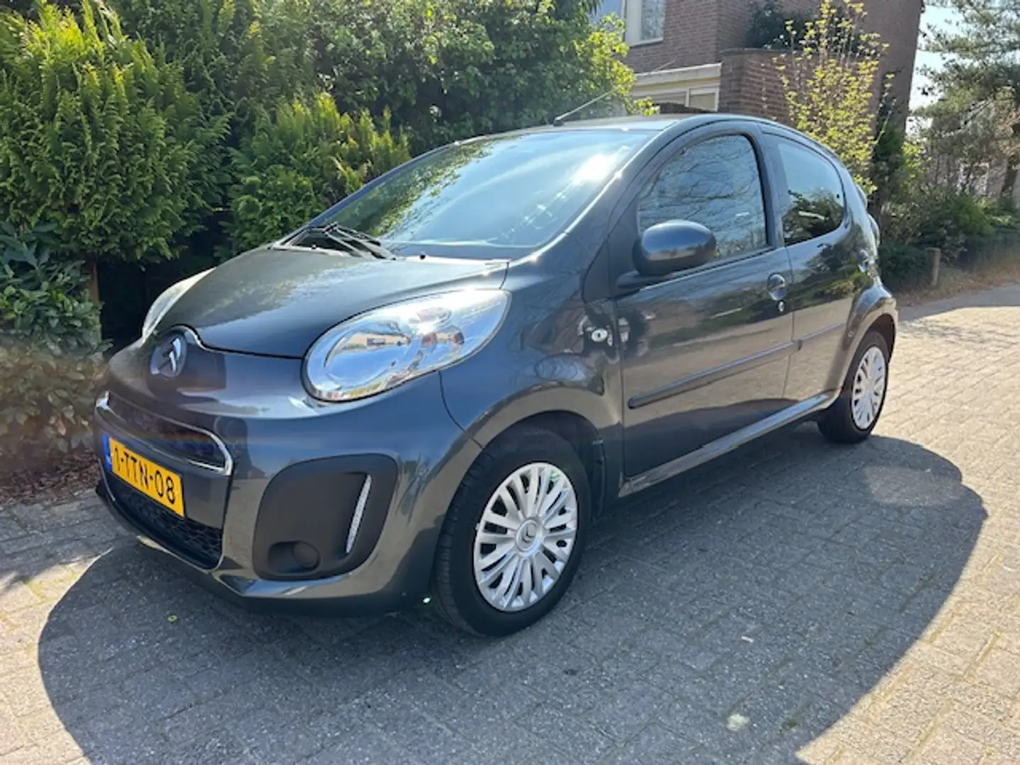 Citroen C1 1.0 Collection airco/ Orig NL auto/ 5 Drs/ met NAP Grijs - 2