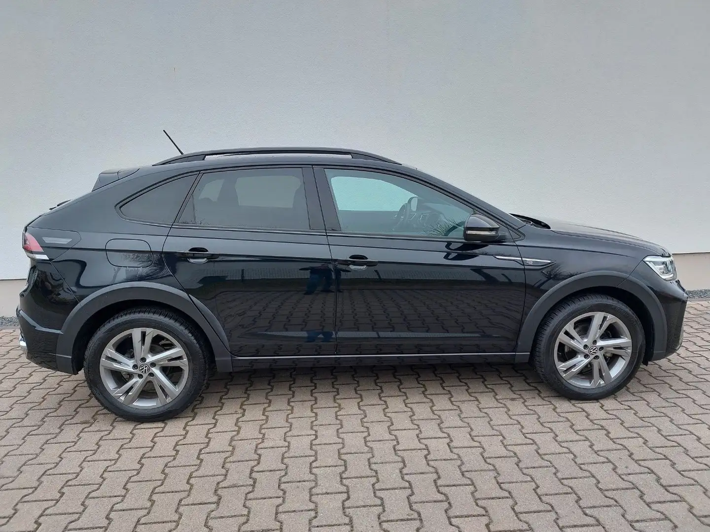 Volkswagen Taigo 1.5 TSI DSG R-Line LED Navigation Kamera Schwarz - 2
