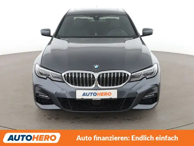 BMW 3 Series view 9